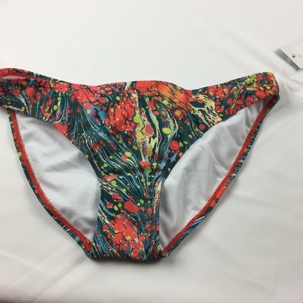 New boohoo beach swim bottom size 6 A1
